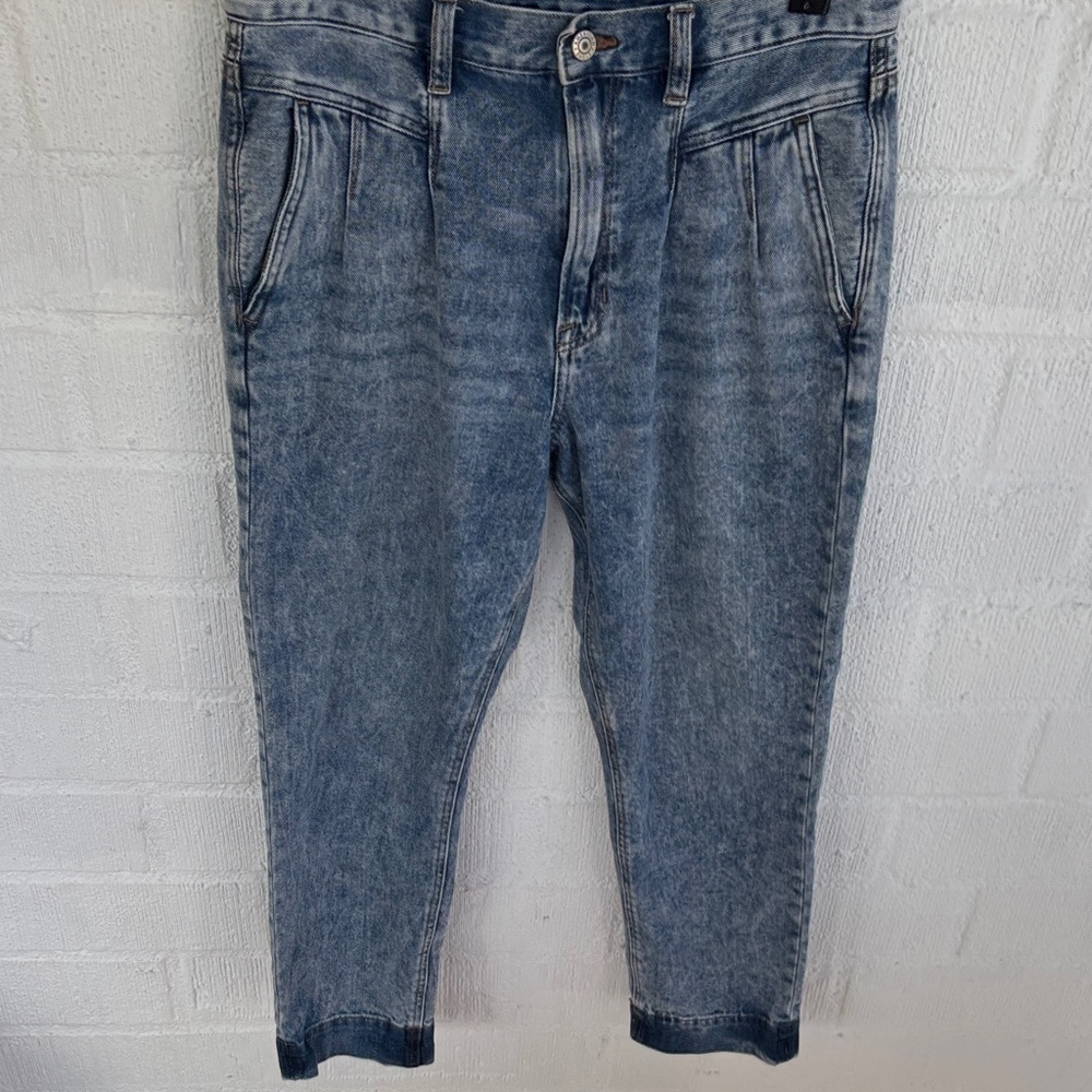 American Eagle Outfitters Mom Jean Acid Wash High Rise Straight Jeans sz 6 Short - Picture 4 of 8